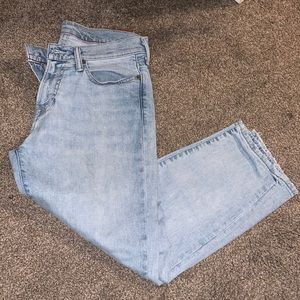 Abercrombie & Fitch Light wash slim fit cropped jeans 29/30